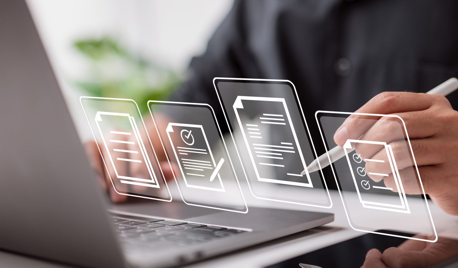 Digitaler Arbeitsplatz_iStock-1349390515-2